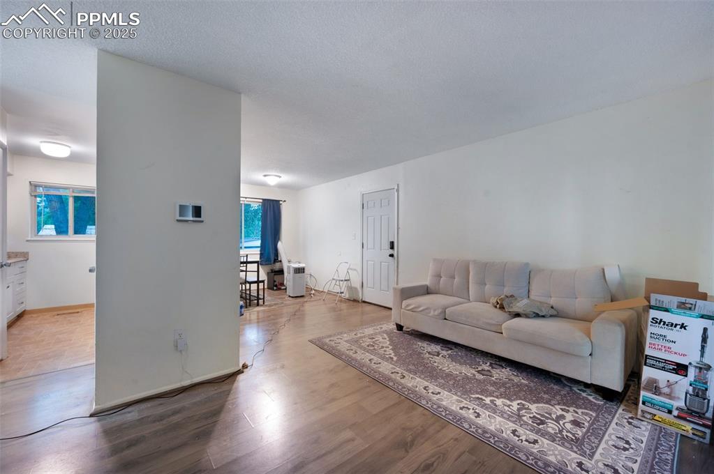 Image 3 of 20: Living Room