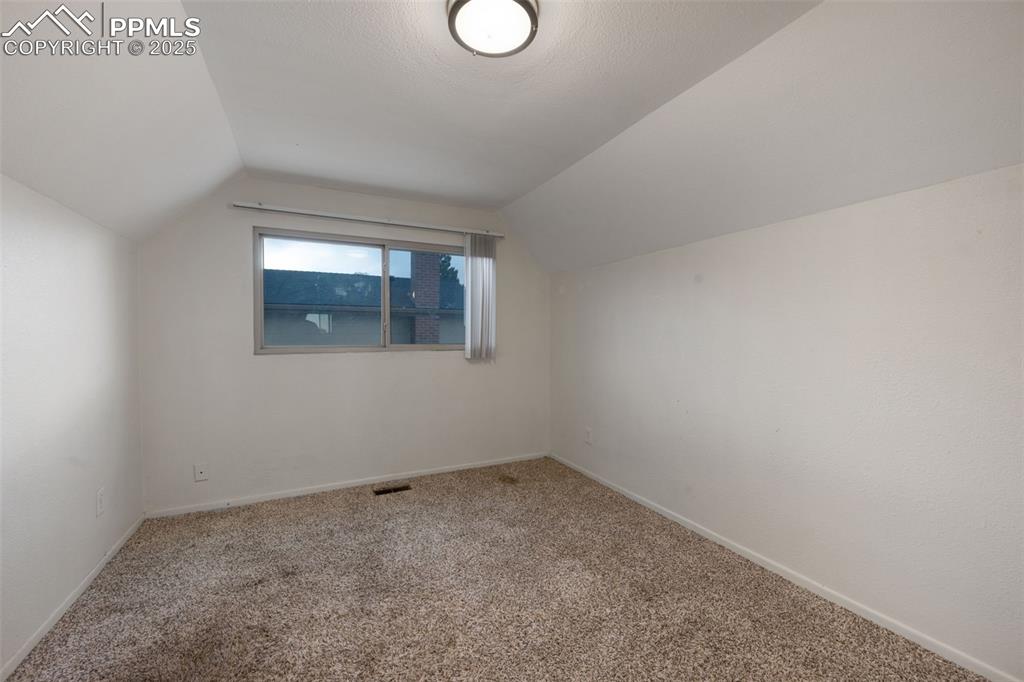 Image 9 of 20: Bonus Room