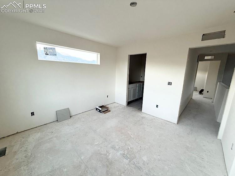 Image 17 of 29: Primary Suite with plush bathroom and walk-in closet, located on the upper 