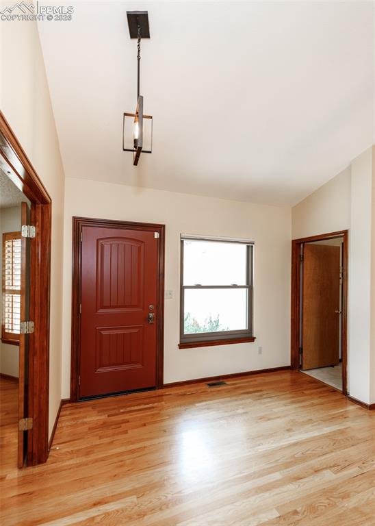 Image 6 of 41: Entry