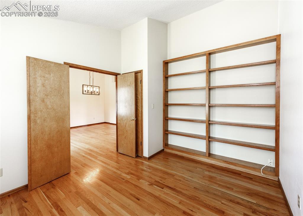 Image 8 of 41: Office