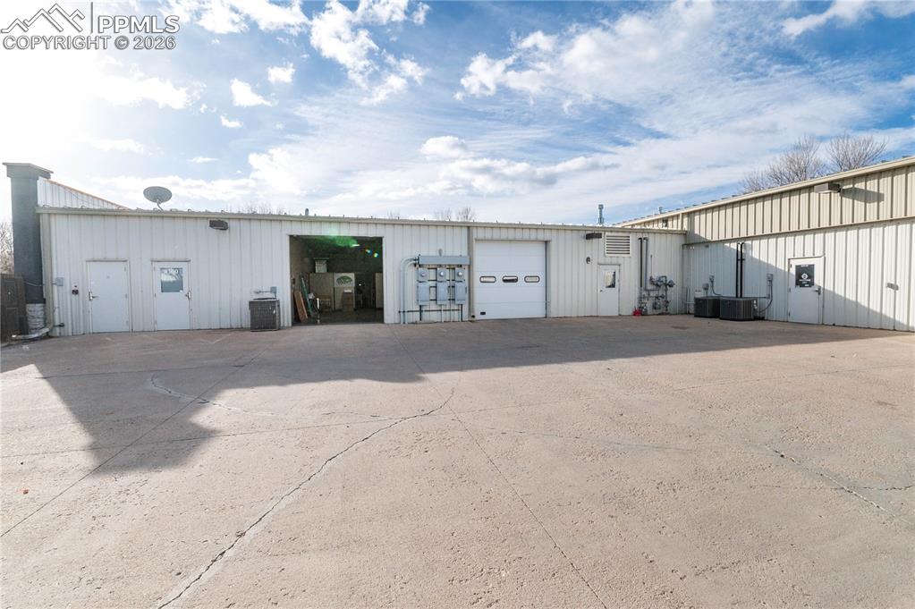 Image 24 of 24: Back of Structure