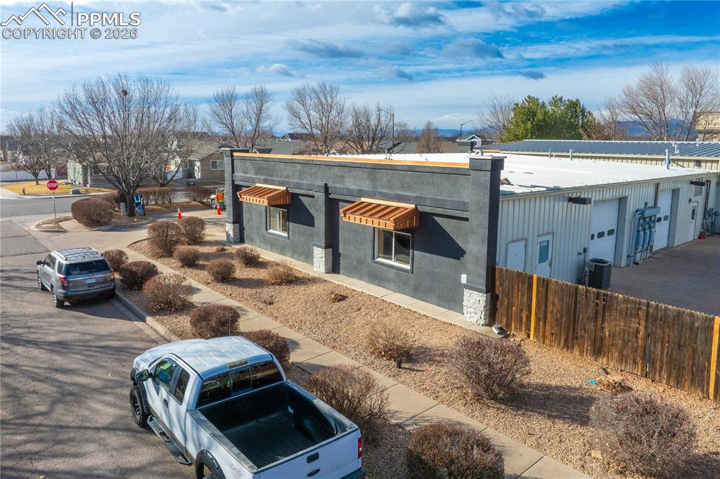 Image 4 of 24: Side of Structure