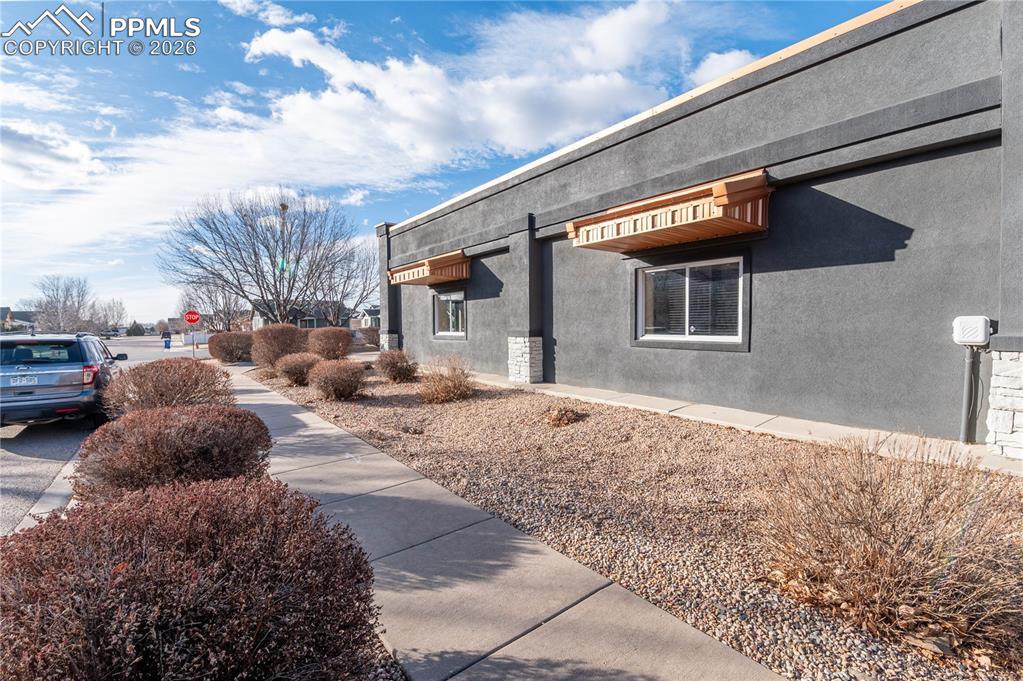 Image 7 of 24: Side of Structure