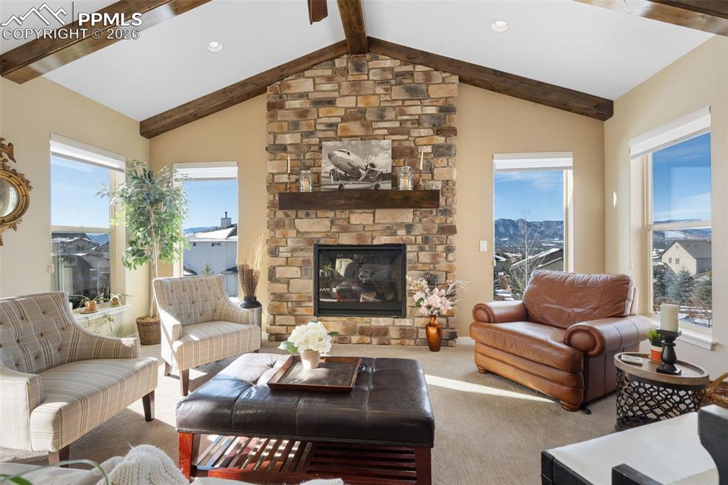 Image 14 of 50: Living Room