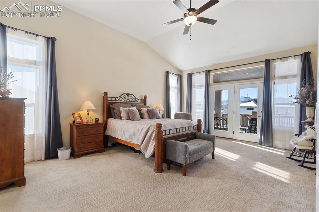 Image 18 of 50: Bedroom