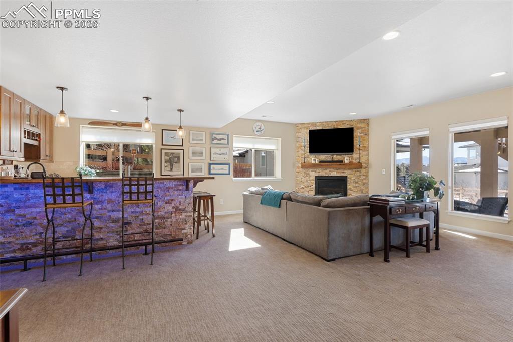 Image 26 of 50: Living Room