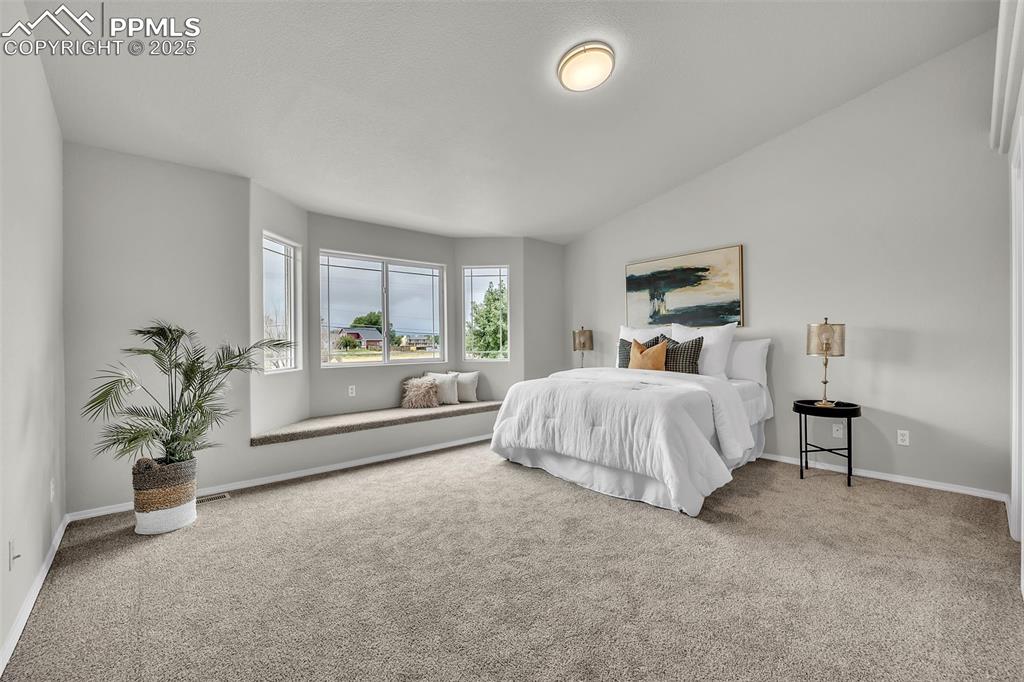 Image 12 of 25: Bedroom