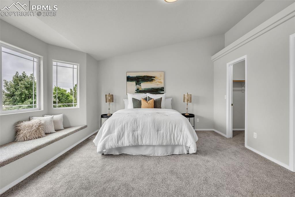 Image 13 of 25: Bedroom