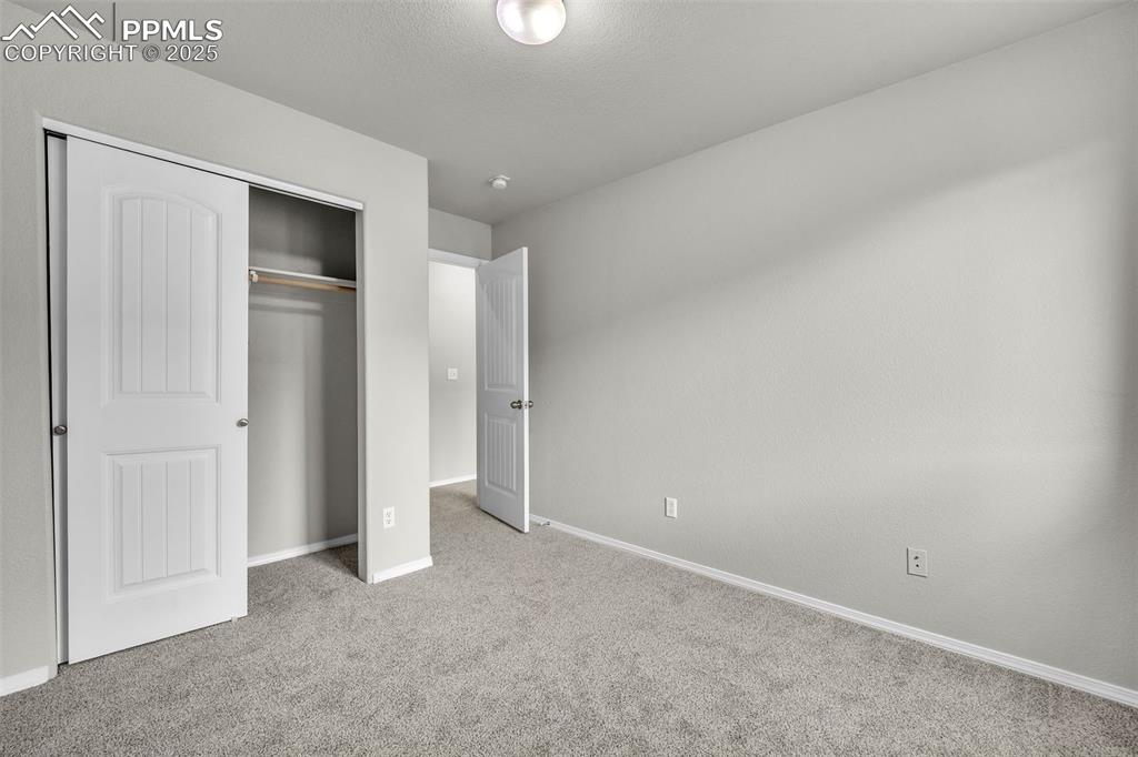 Image 20 of 25: Bedroom