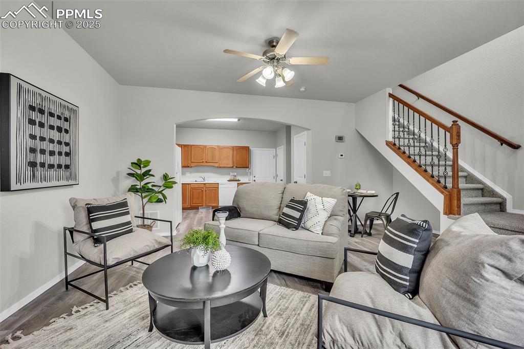 Image 5 of 25: Living Room