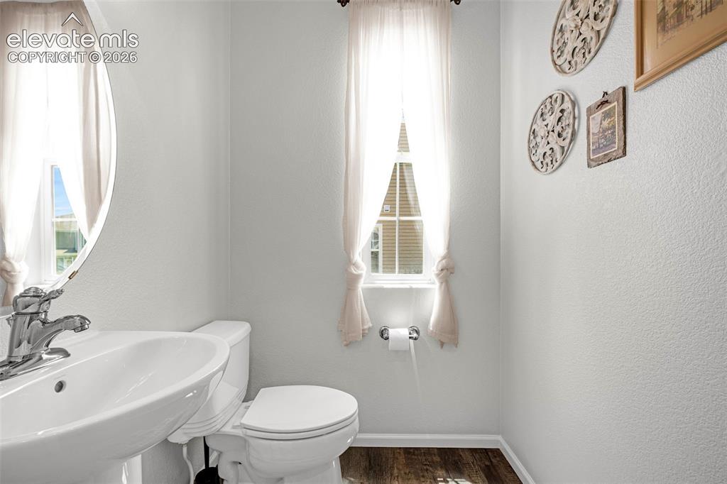 Image 15 of 33: Bathroom