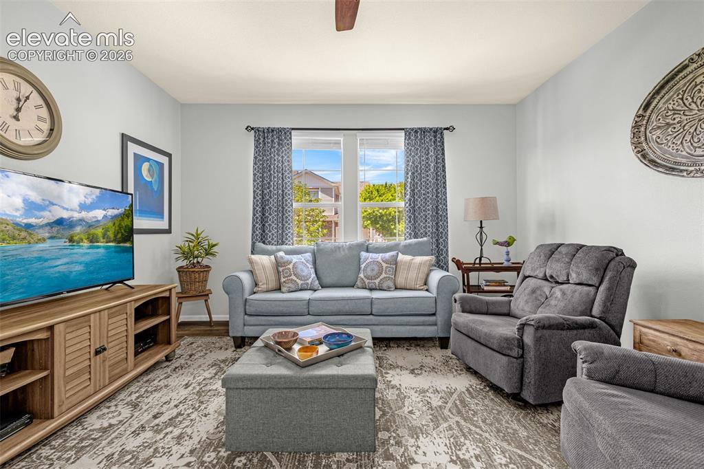 Image 6 of 33: Living Room