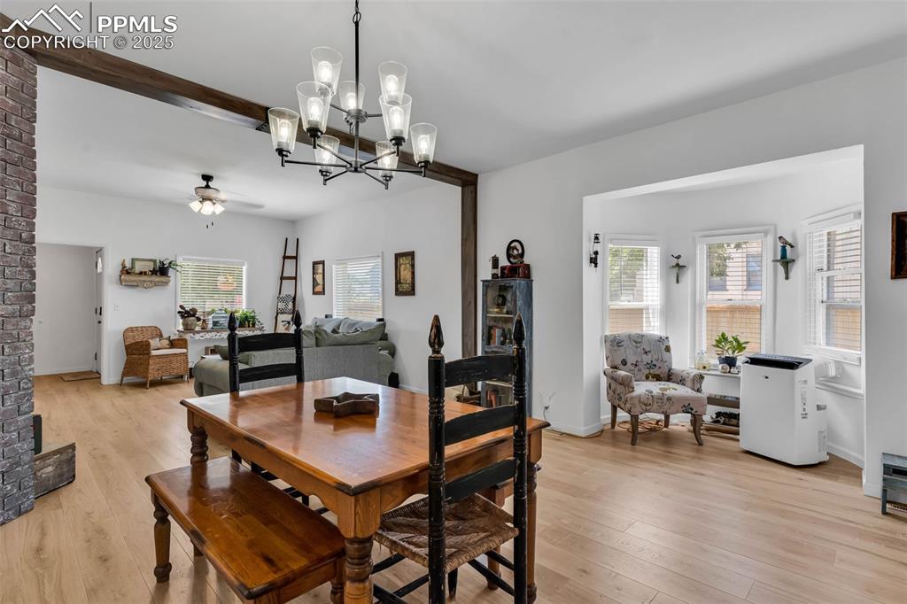 Image 11 of 46: Dining Area