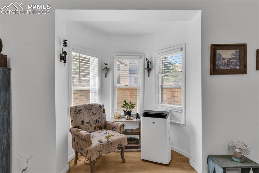 Image 12 of 46: Sitting Room