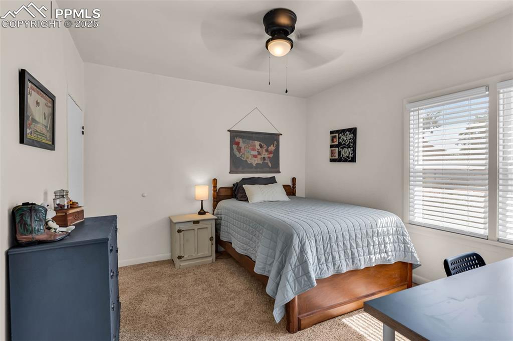 Image 18 of 46: Bedroom