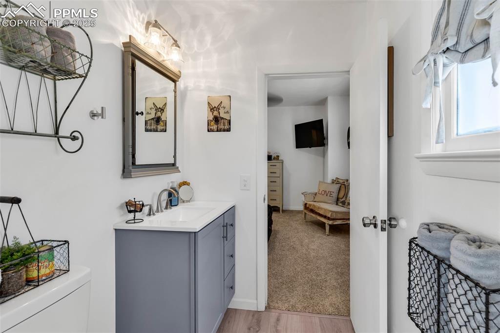 Image 20 of 46: Bathroom