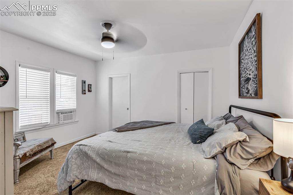 Image 23 of 46: Bedroom