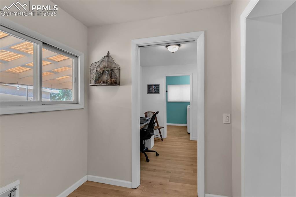 Image 28 of 46: Office