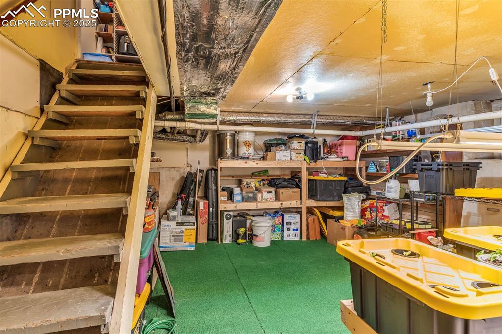 Image 33 of 46: Storage