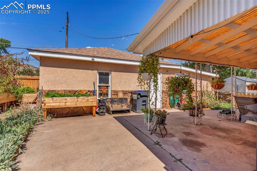 Image 40 of 46: Patio