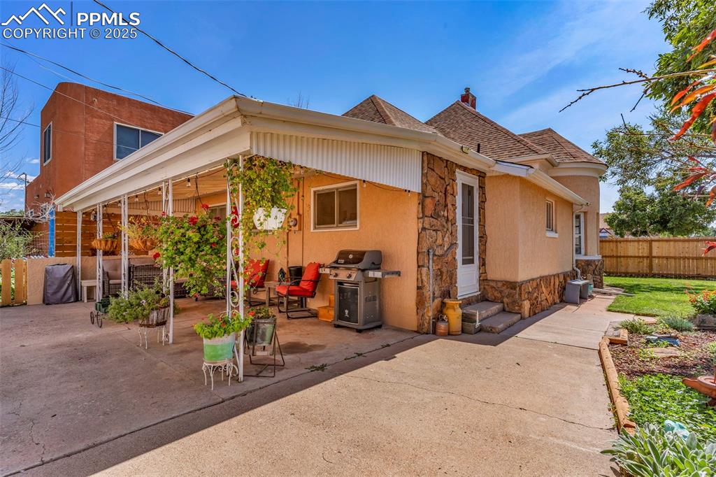 Image 42 of 46: Back of Structure