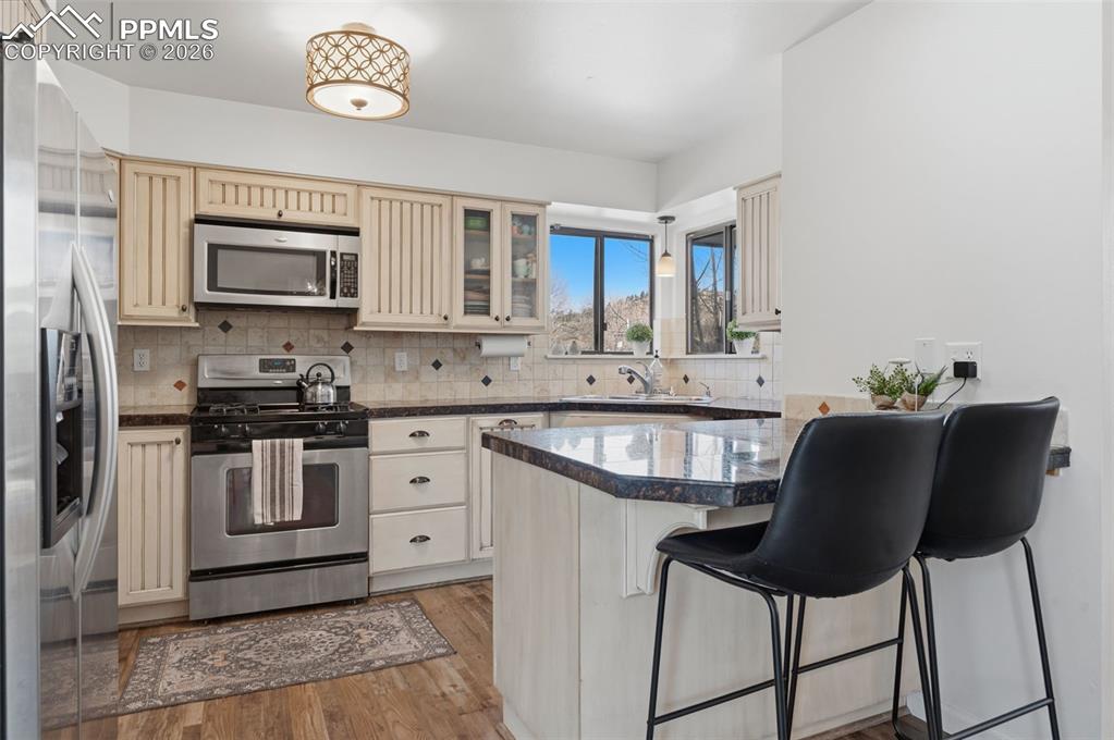 Image 12 of 42: Kitchen