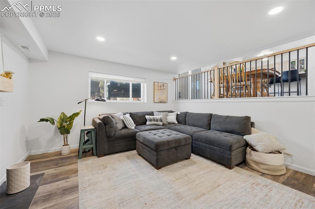 Image 20 of 42: Family Room