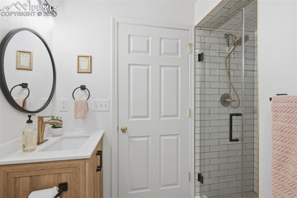 Image 24 of 42: Bathroom