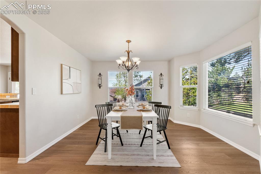 Image 6 of 40: Dining Area