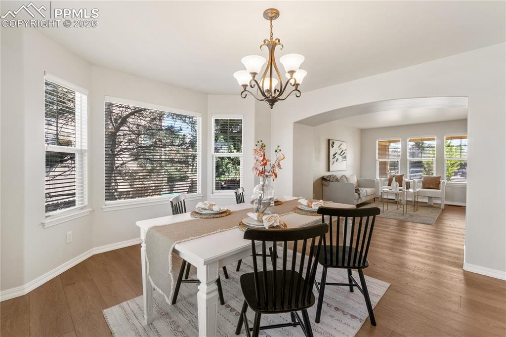 Image 7 of 40: Dining Area