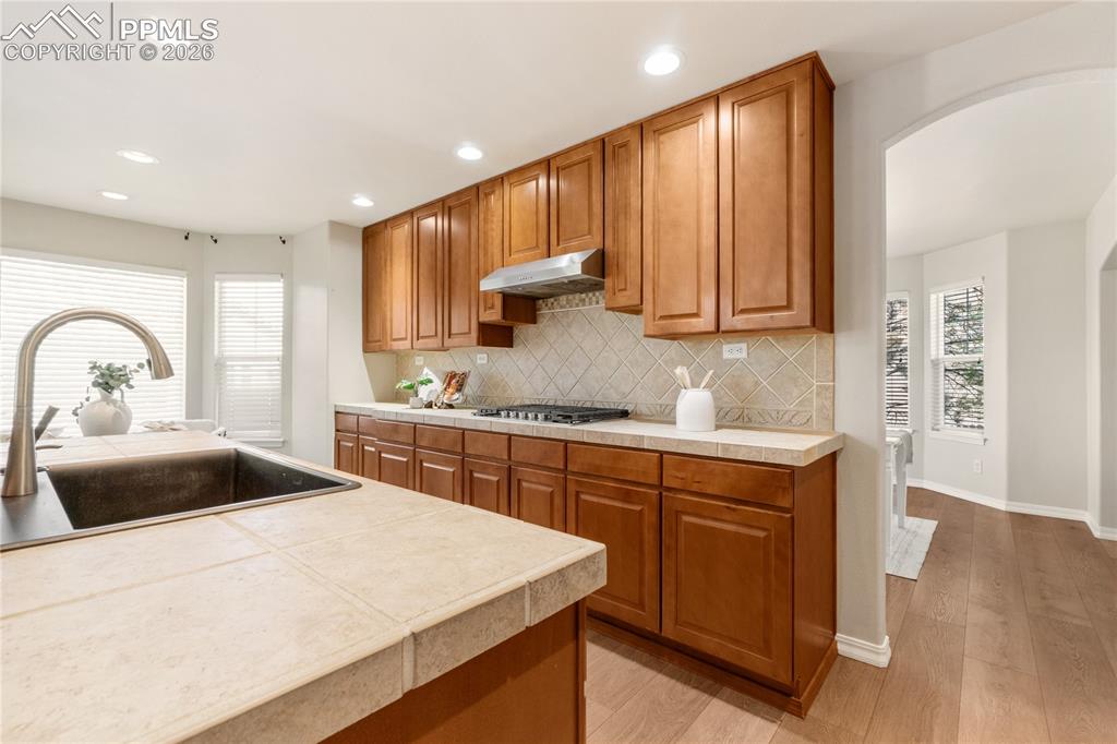 Image 9 of 40: Kitchen