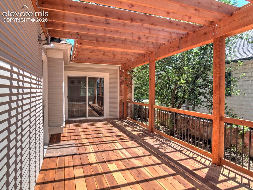 Image 3 of 4: Deck