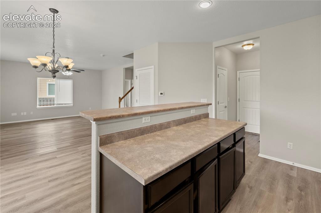 Image 14 of 50: Dining Area