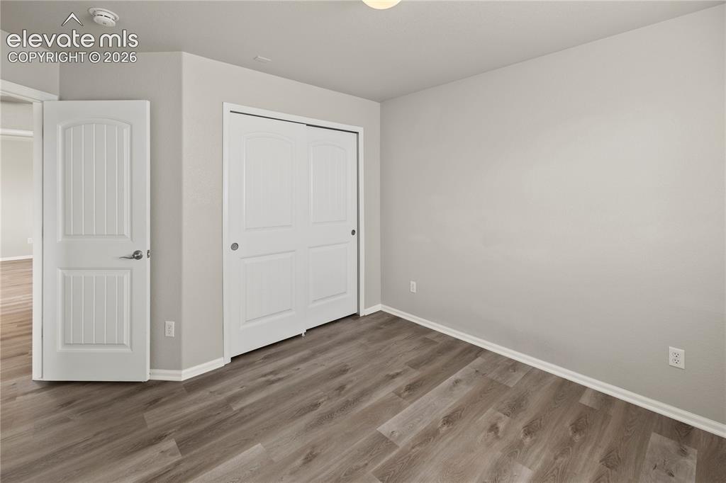 Image 28 of 50: Walk-In Closets