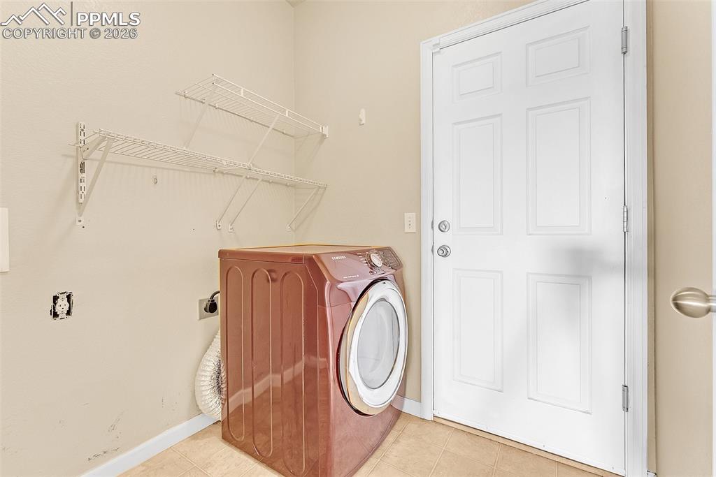 Image 13 of 39: Laundry