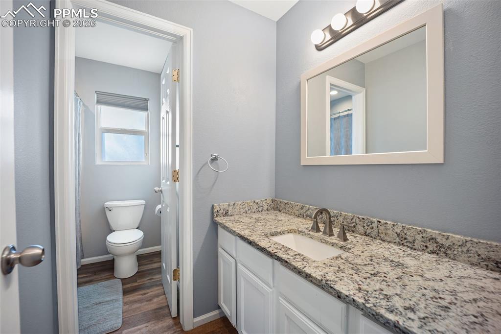 Image 25 of 39: Bathroom