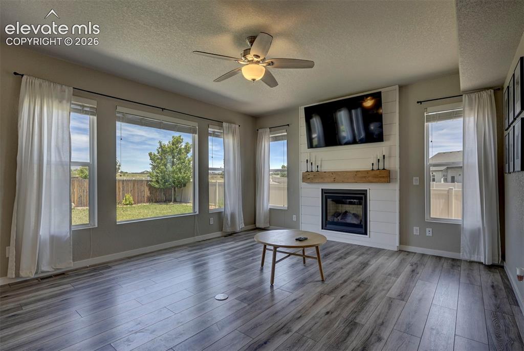 Image 11 of 50: Living Room