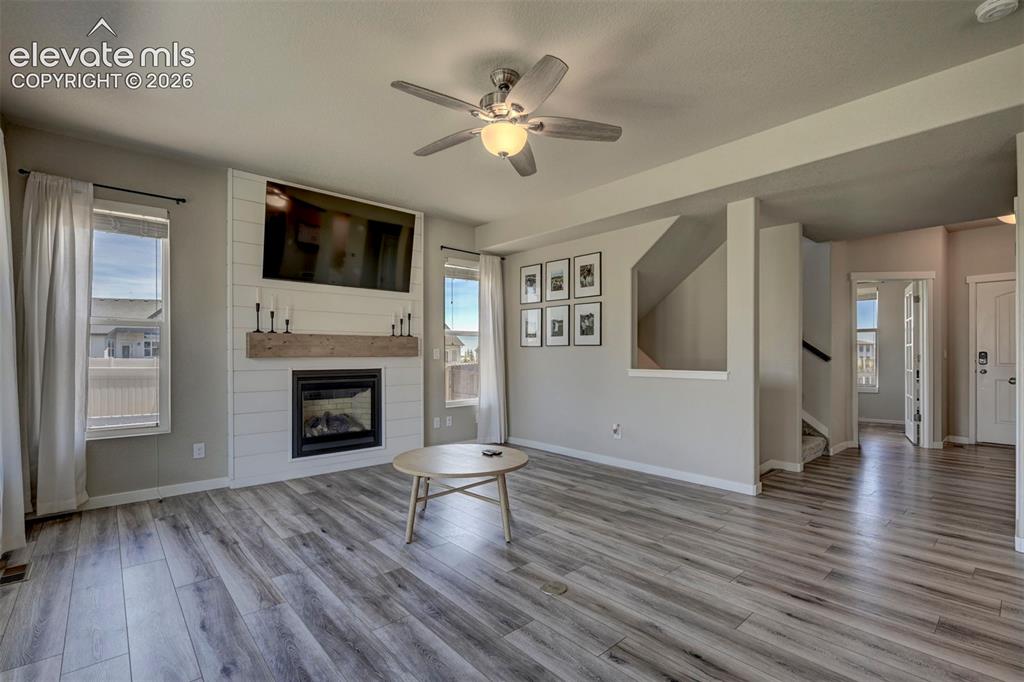 Image 13 of 50: Living Room