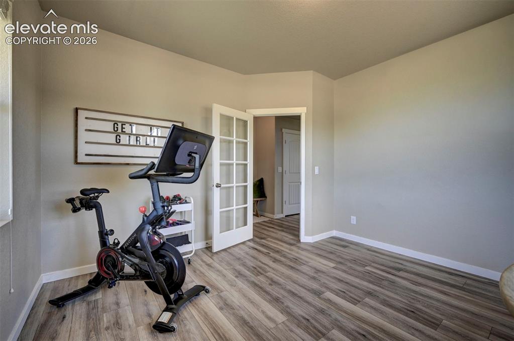 Image 9 of 50: Office