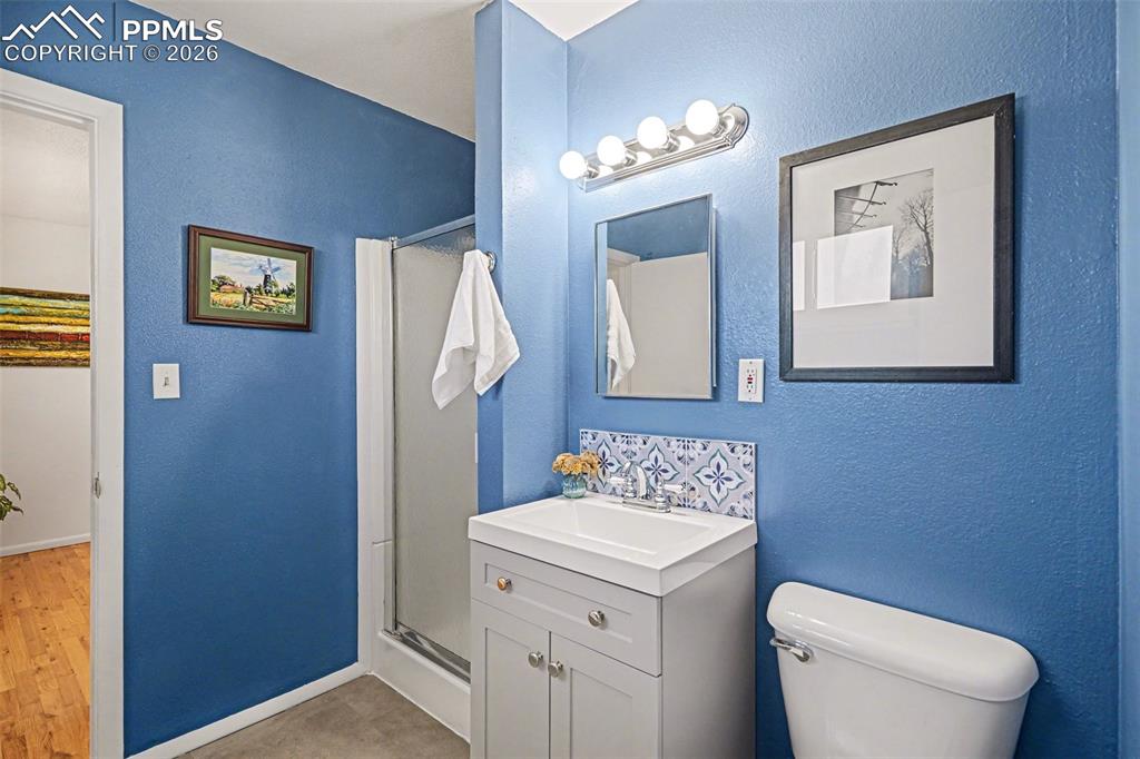 Image 17 of 21: Updated en-suite bathroom! 