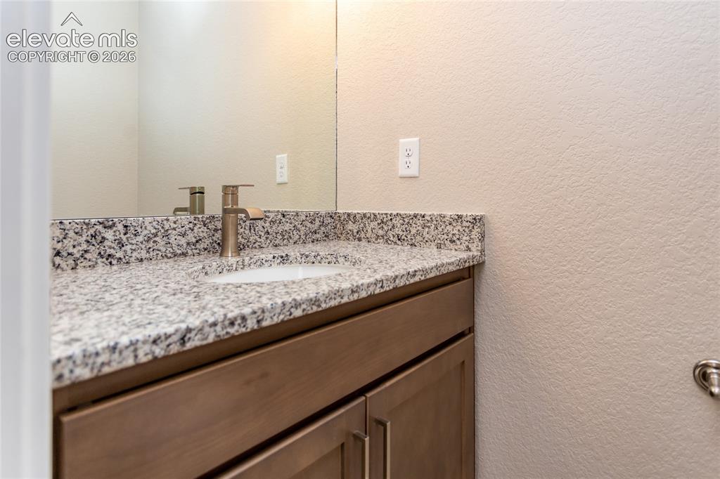Image 14 of 25: Bathroom