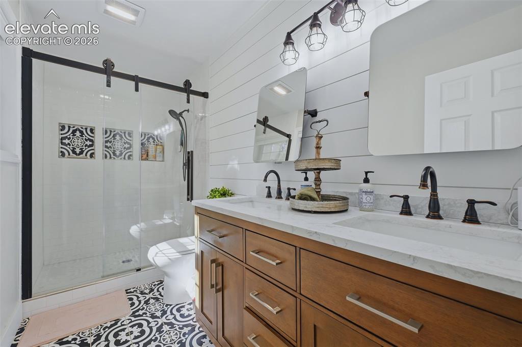 Image 16 of 34: Master Bathroom