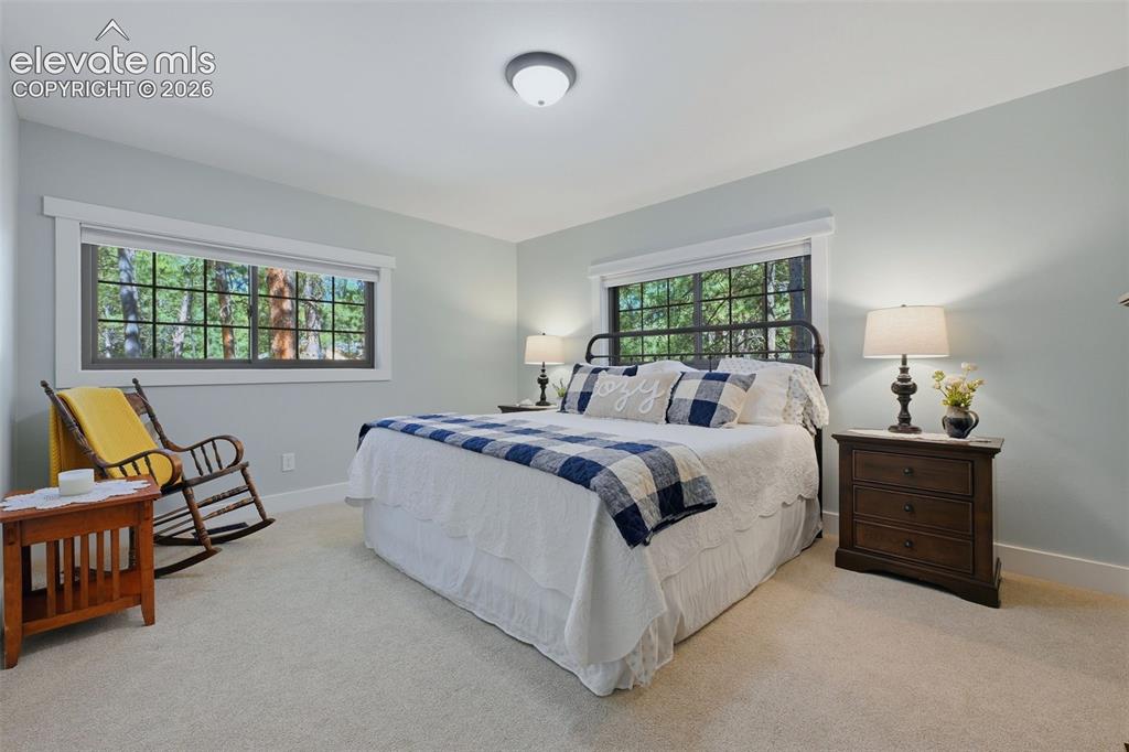 Image 17 of 34: second bedroom