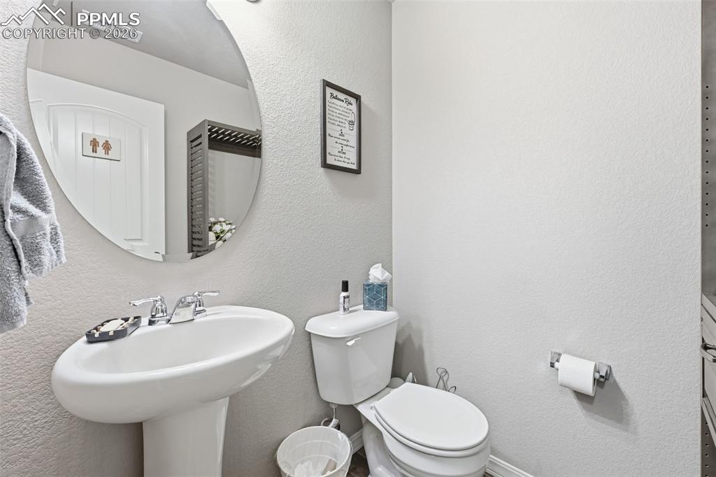 Image 22 of 30: Bathroom