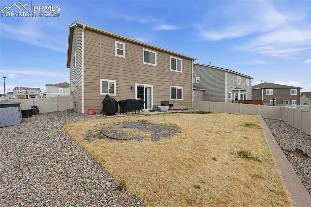 Image 28 of 30: Back of Structure