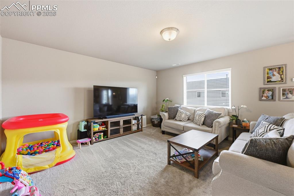 Image 7 of 30: Living Room