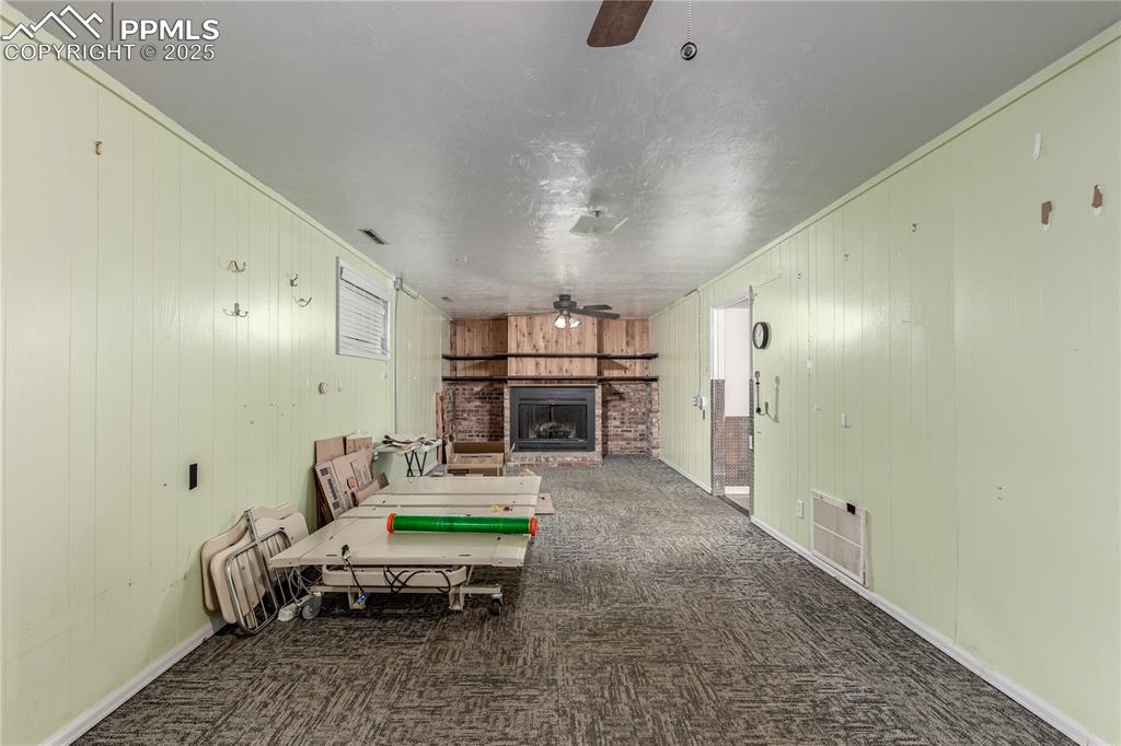 Image 3 of 27: Living Room