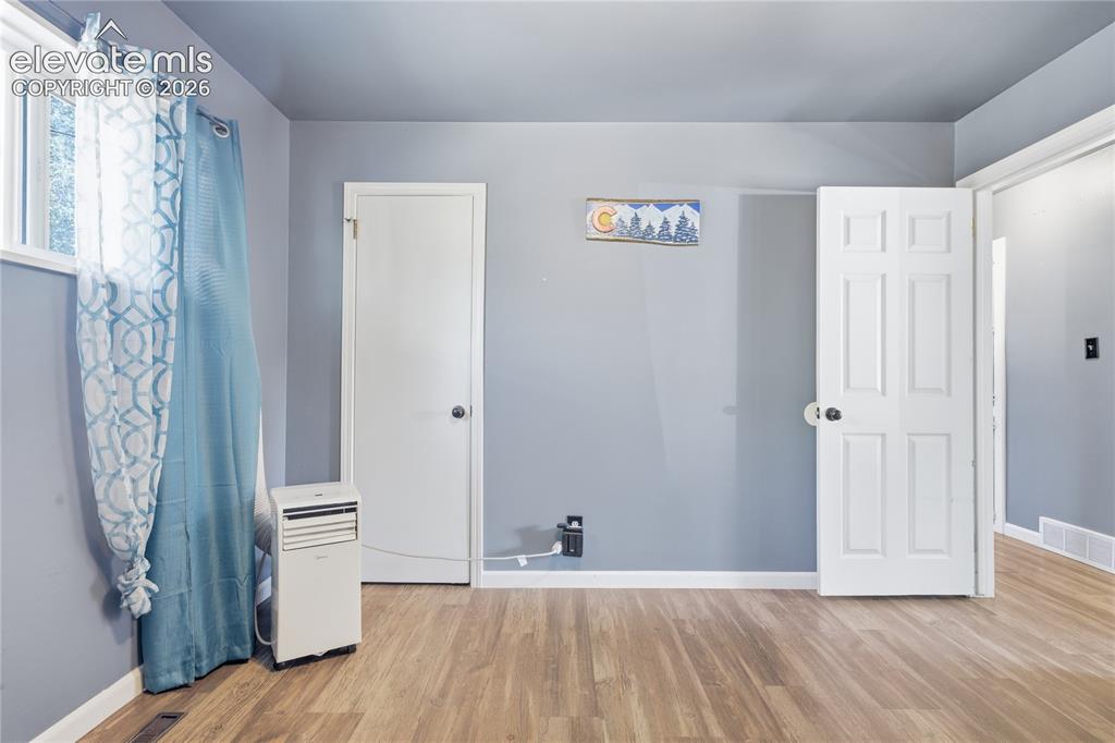 Image 14 of 22: Bedroom