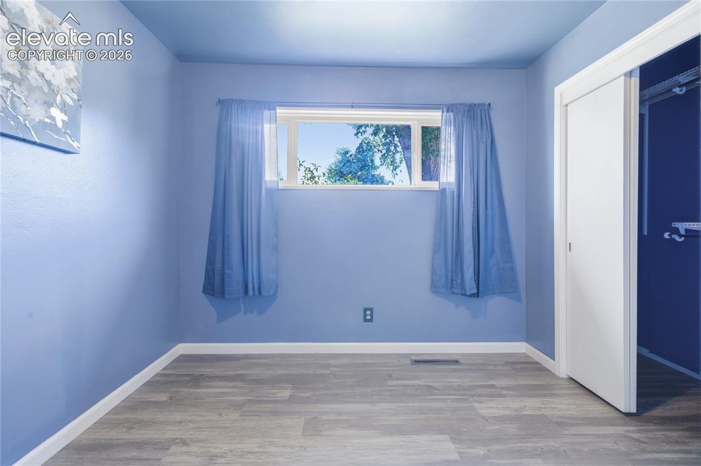 Image 16 of 22: Bedroom